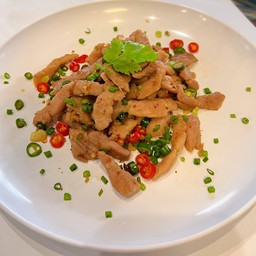 หมูนุ่ม(หมูชิ้น)ผัดพริกเกลือ (กับข้าว)