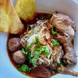 Iskandar kitchen  ก๋วยเตี๋ยวฮาลาล&อาหารตามสั่ง