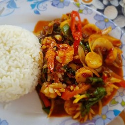 พริกแกงทะเลราดข้าว(ฟรีไข่ดาว)