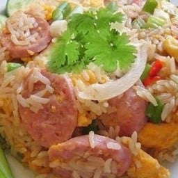 ข้าวผัดแหนม