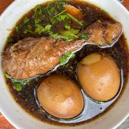 ไข่พะโล้+น่องไก่ (เป็นกับ)