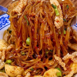 ก๋วยเตี๋ยวแห้ง ต้มยำ (หมู+ลูกชิ้น)