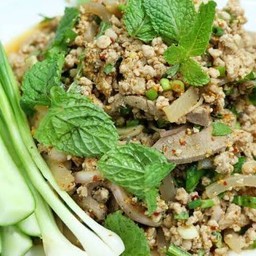 ลาบหมูใส่ตับ