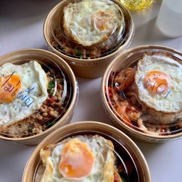 ราดข้าว (กะเพรานัวหลังม.)