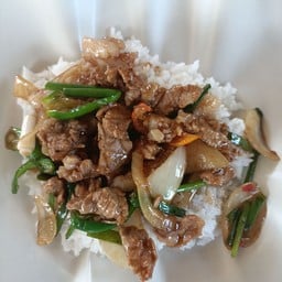 ข้าวเนื้อผัดพริกสด