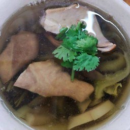 ตุ๋นกระเพาะหมูเกี่ยมฉ่าย