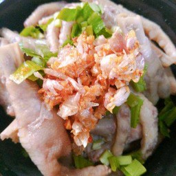 เส้นเล็กต้มยำหมูรวมน้ำใส