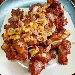 หมูกระเทียม ราดข้าว