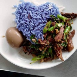 ข้าวขาหมูลุงหมี. ตะพง