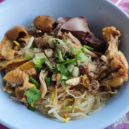 ก๋วยเตี๋ยวไก่มะระเจ๊มี สมุทราปราการ