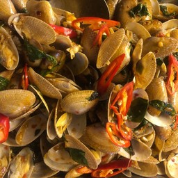 หอยลายผัดพริกเผา