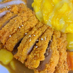 ข้าวแกงกะหรี่ญี่ปุ่น+ไก่กรอบ+ไข่ข้น