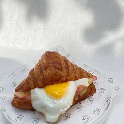 CROISSANT HAM CHEESE with EGG