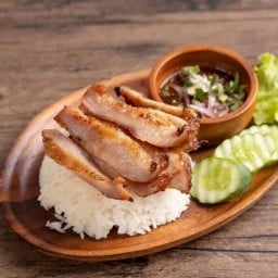 กะเพรา สูตรพริกแห้งโบราณ,คอหมูย่าง บางบัวทอง