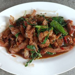 กระเพราหมูย่างเป็นกับข้าว