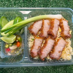 ข้าวผัดหมูสามชั้น