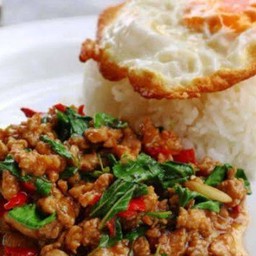 ข้าวหน้ากระเพราหมูสับ+ไข่ดาว
