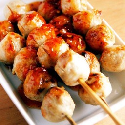 ลูกชิ้นหมูทอด อย่างดี ไม้ละ