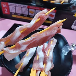 หมูสามชั้นเสียบไม้