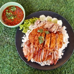 ข้าวมันไก่ สามสหาย(ไก่ต้ม+ไก่ทอด+ไก่ย่าง)