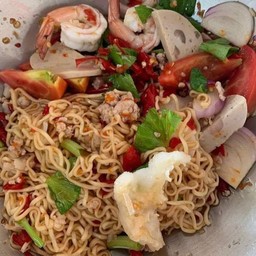 ลาบมาม่า