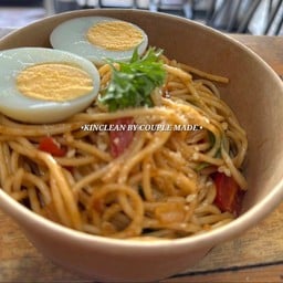 สปาเก็ตตี้มังสวิรัติผัดซอสมะเขือเทศ