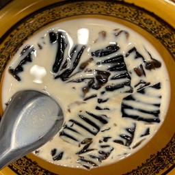 เฉาก๊วยนมสด