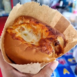 ปังปิ่งไส้ทะลัก ซีส