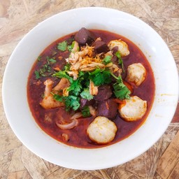 ขนมจีนน้ำเงี้ยว+ลูกชิ้นเนื้อ