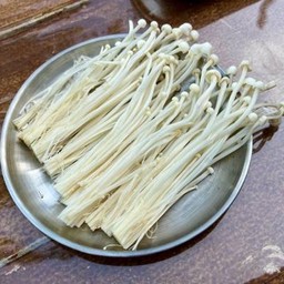 เห็ดเข็มทอง