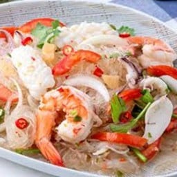 ล้านใจดี สลัดโรล ยำขนมจีนโคราช ลุยสวน เมี่ยง  รพ.ราชธานี