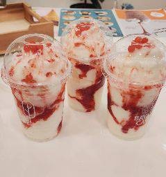 สตอเบอรี่โยเกิร์ตปั่น