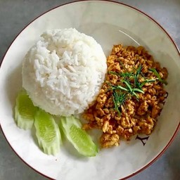 คั่วกลิ้งไก่ราดข้าว