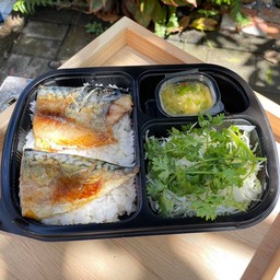 ข้าวปลาซาบะน้ำจิ้มซีฟู้ด