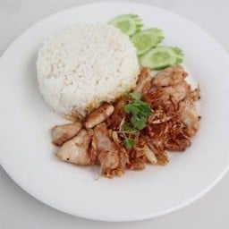 ข้าวไก่ทอดกระเทียม