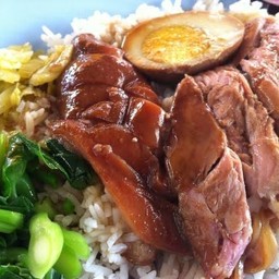 ข้าวขาหมูพิเศษ +ไข่