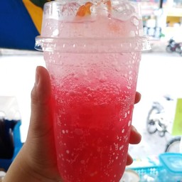 สตอเบอรี่โซดา