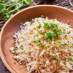 ข้าวผัดเนยกระเทียม
