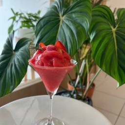 STRAWBERRY SMOOTHIES สตอเบอรี่สมูทตี้