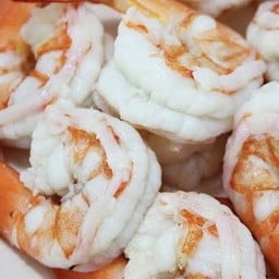 ท็อปปิ้งกุ้งลวก 3-4 ตัว