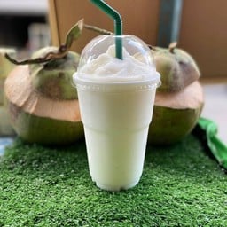 มะพร้าวปั่นนมสดแก้วใหญ่