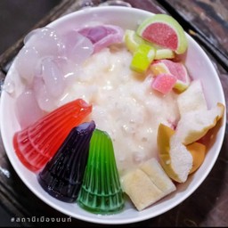 ปีโป้ ขนมปัง เยลลี่ ลูกชิด น้ำแดงนม