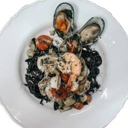 Spag Seafood Nero เนโร