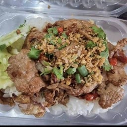 แม่อาหารตามสั่ง (หน้ารร.วิสุทธรังษี)