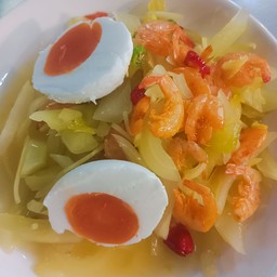 ยำไข่เค็มทรงเครื่ิอง