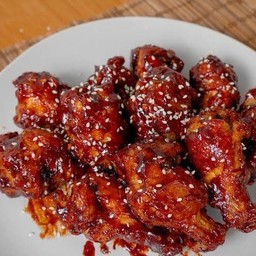 ปีกบนทอดคลุกซอสเกาหลี 6 ชิ้น