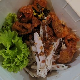 เส้นหมี่ไก่ฉีก+น้ำพริกหนังไก่