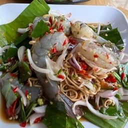 ยำมาม่ากุ้งสด