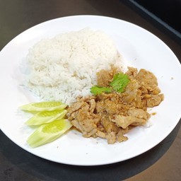 ข้าวราดผัดกระเทียมพริกไท