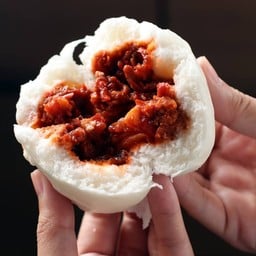 ซาลาเปาไส้หมูแดง (2 ลูก)